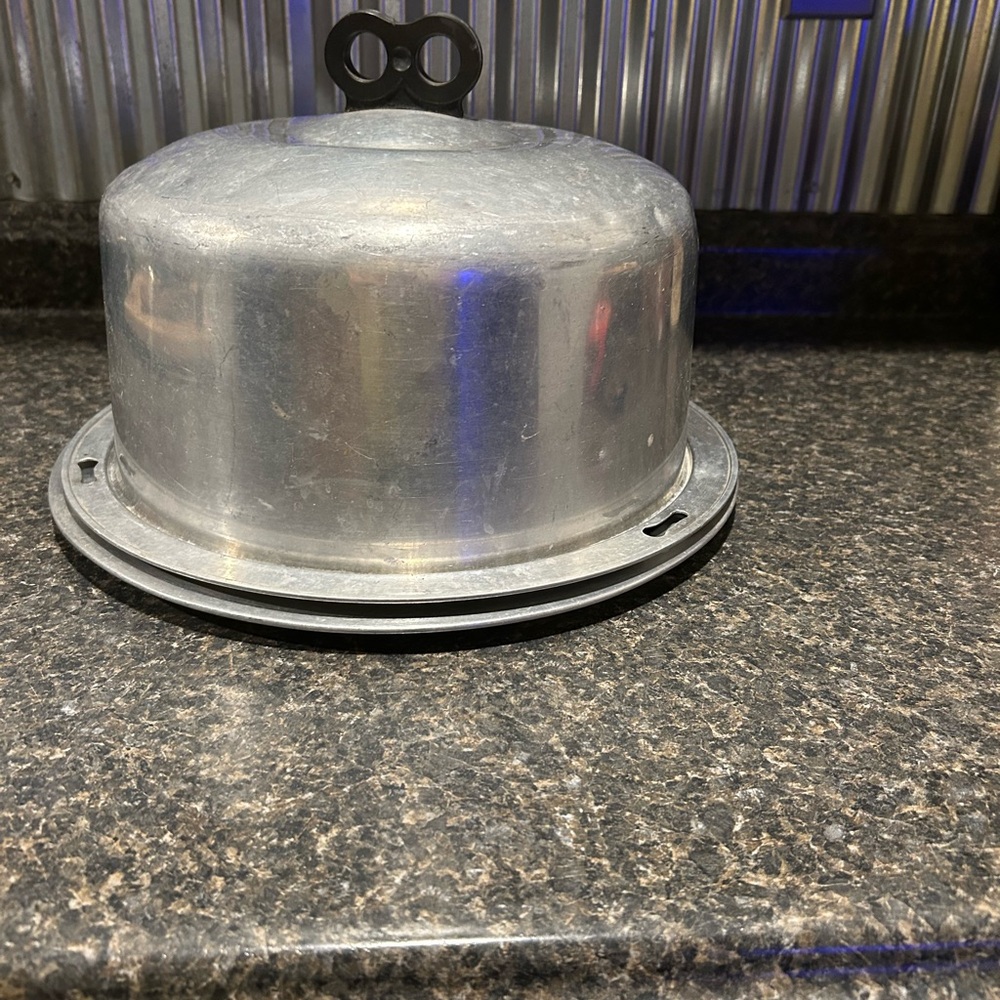 Vogue Silver Aluminum Cover Cake  Carrier Pan Regal Ware